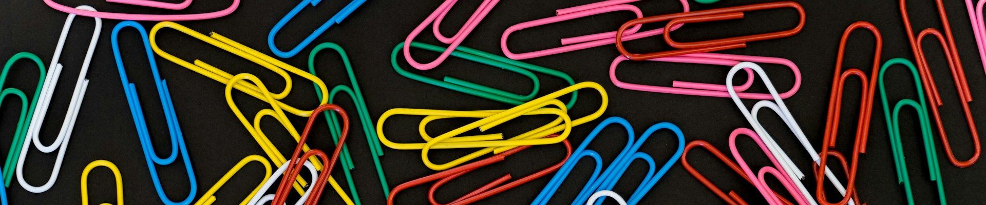 An image of a bunch of paperclips